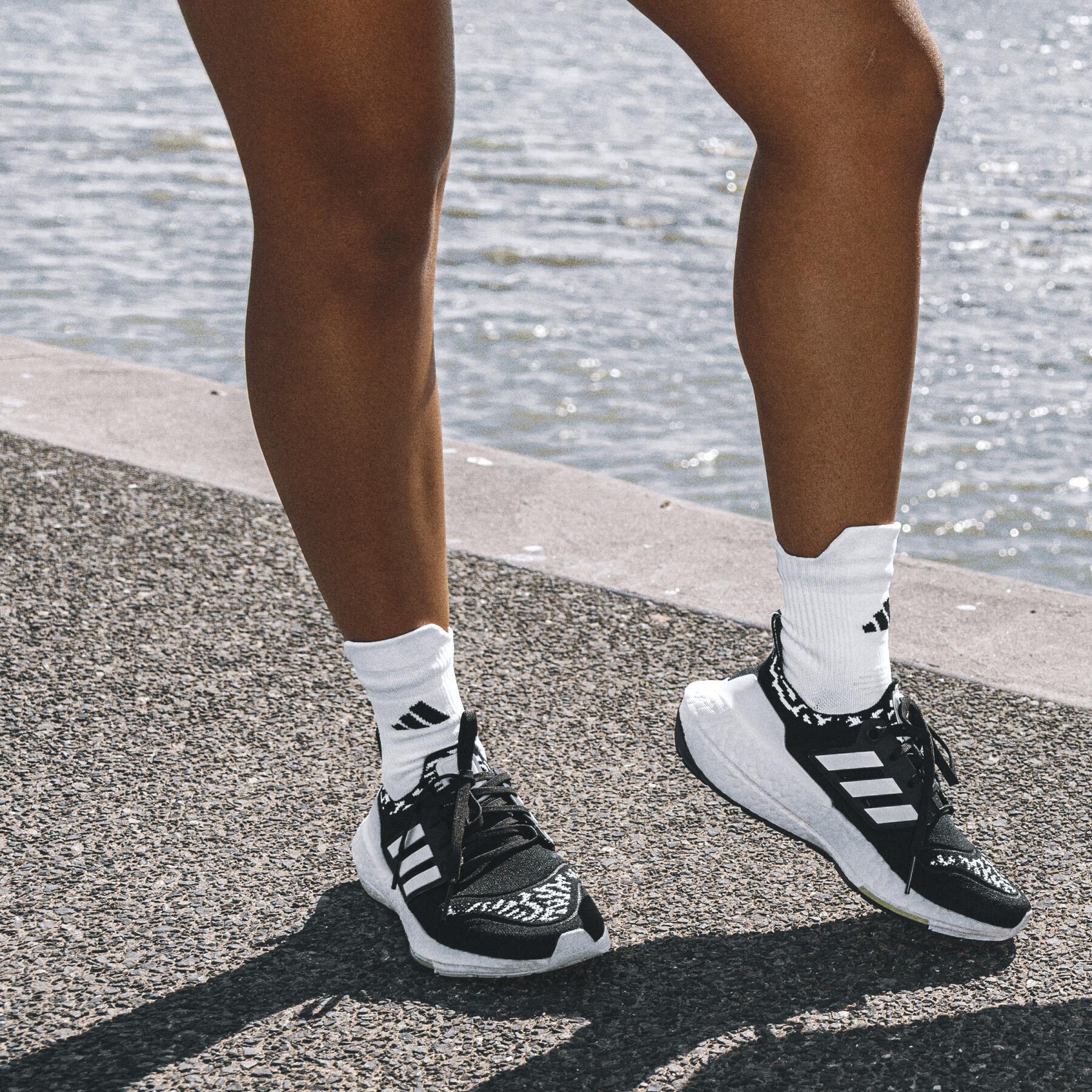 Chaussures de running femme adidas Ultraboost 22